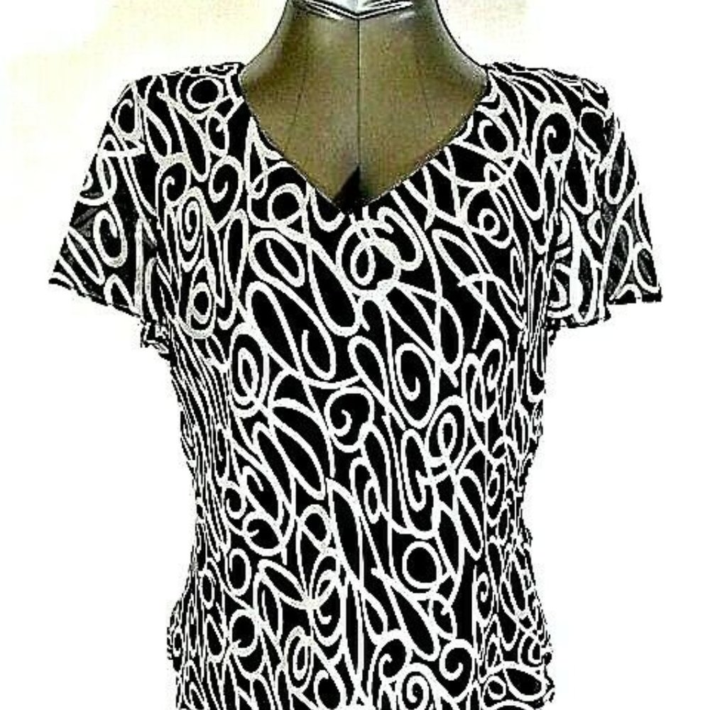 R&K Original womens Sz 10 S/S BLACK WHITE V NECK